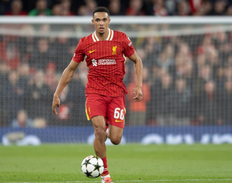 阿諾德復(fù)出引熱議：國家德比首發(fā)存疑，<a href='/news/tag/286.html' style='color: blue;'>皇馬</a>未來布局待考